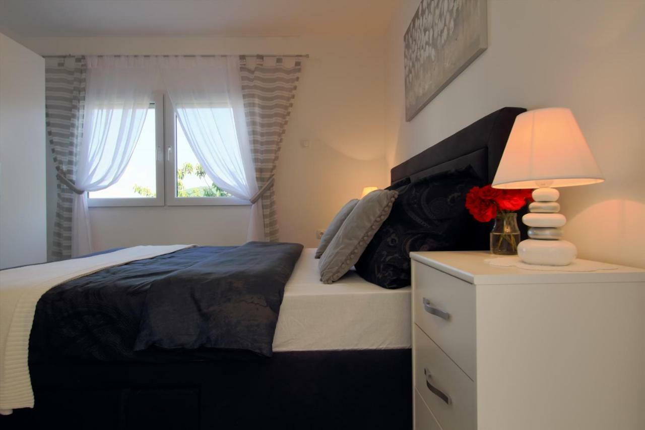 شقة Apartman Ana Otočac المظهر الخارجي الصورة
