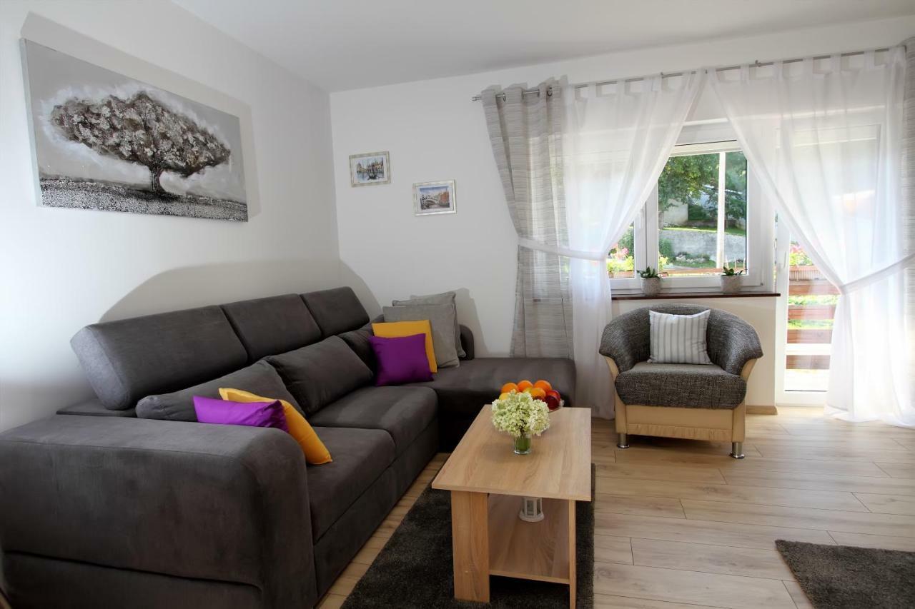 شقة Apartman Ana Otočac المظهر الخارجي الصورة