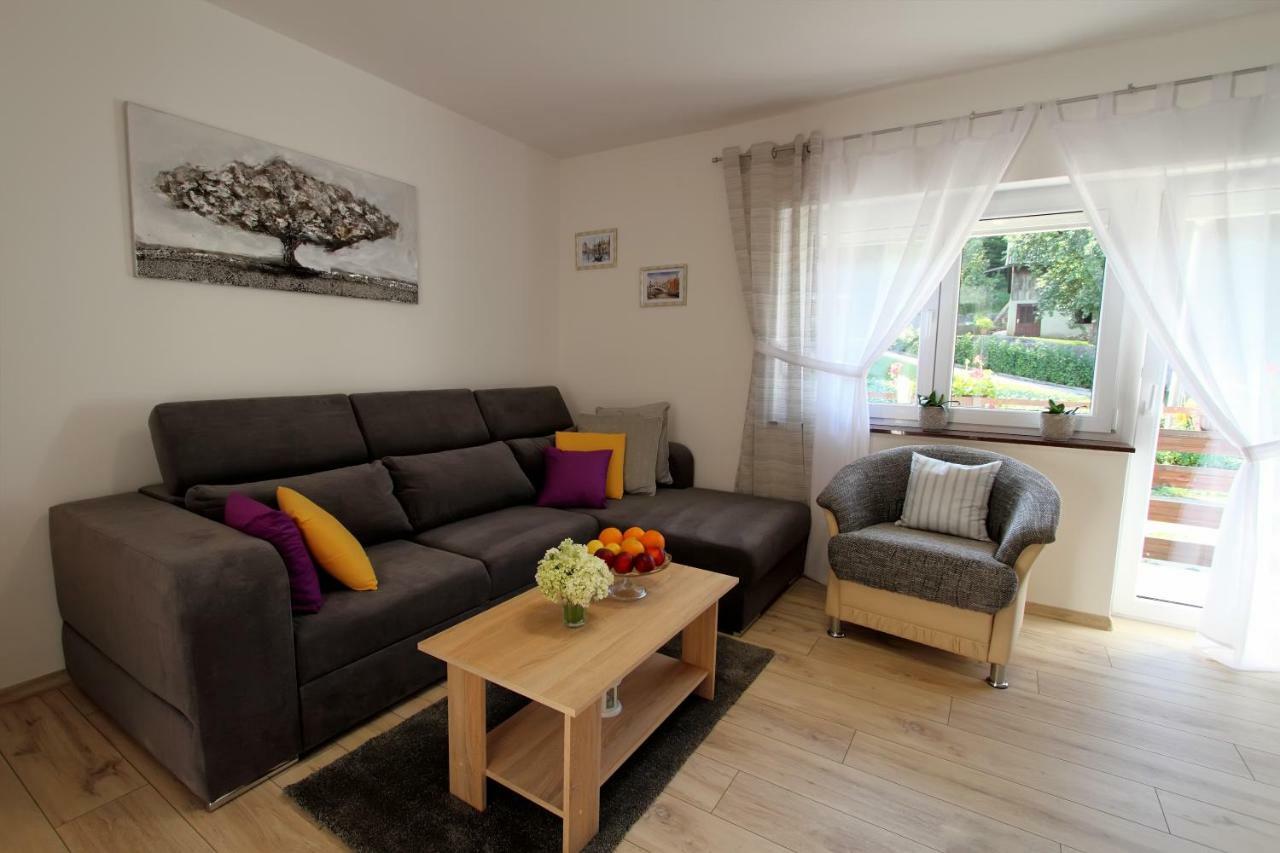 شقة Apartman Ana Otočac المظهر الخارجي الصورة