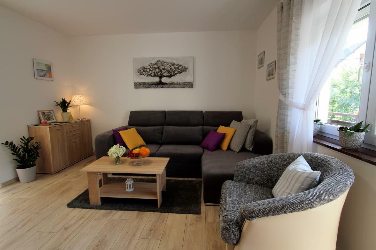 شقة Apartman Ana Otočac المظهر الخارجي الصورة